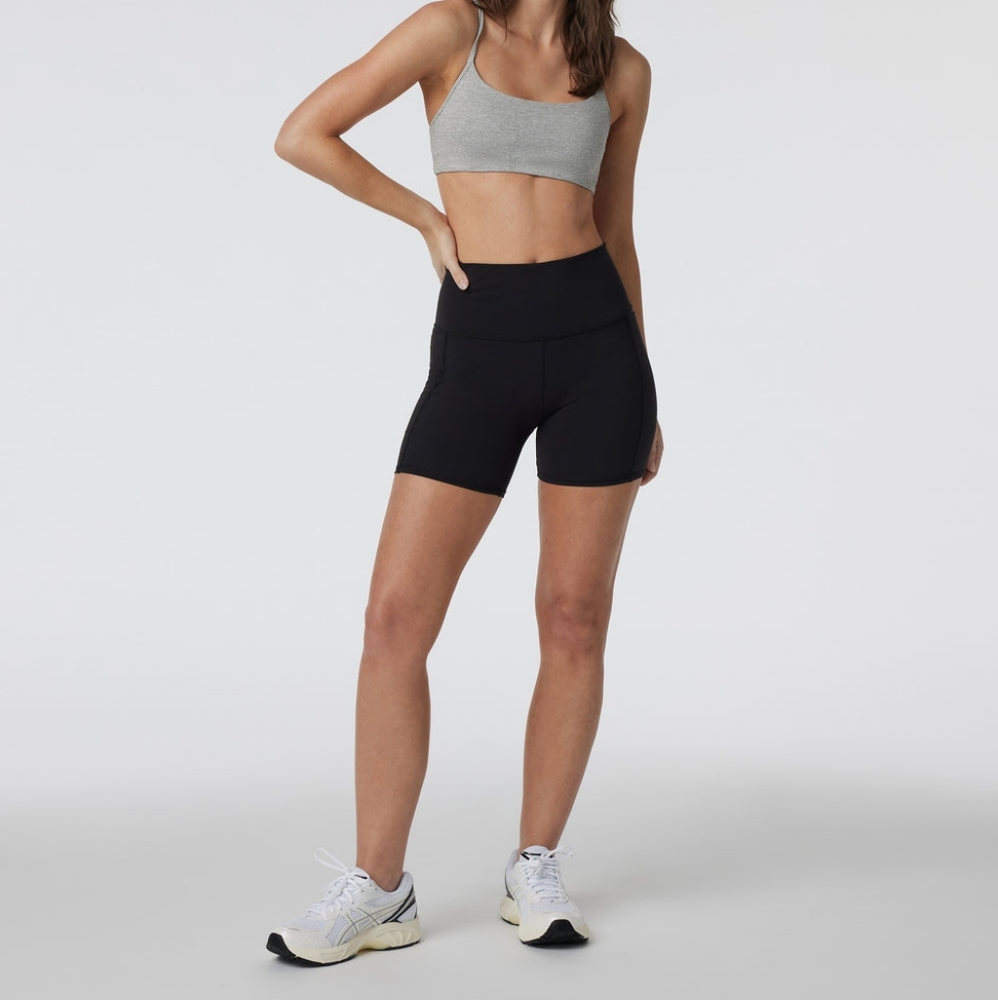 Viouri Studio Pocket Short - Women's Biker Shorts